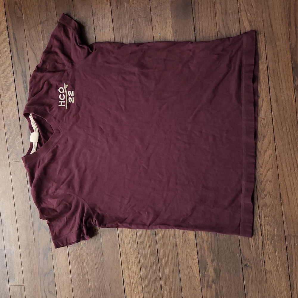 Hollister red wine tshirt